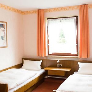 Budget Zimmer mit zwei Einzelbetten