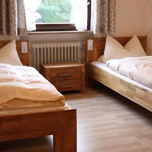 Standard Zimmer mit zwei Einzelbetten